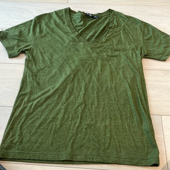BLK DNM men’s medium green v-neck tee - Picture 1 of 2